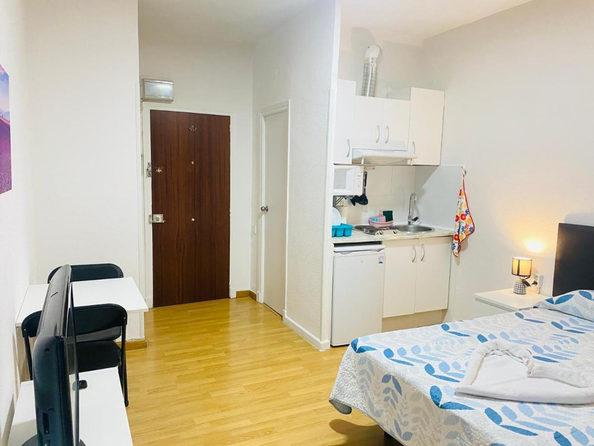 Apartamento Familiar Apartment มาดริด ภายนอก รูปภาพ